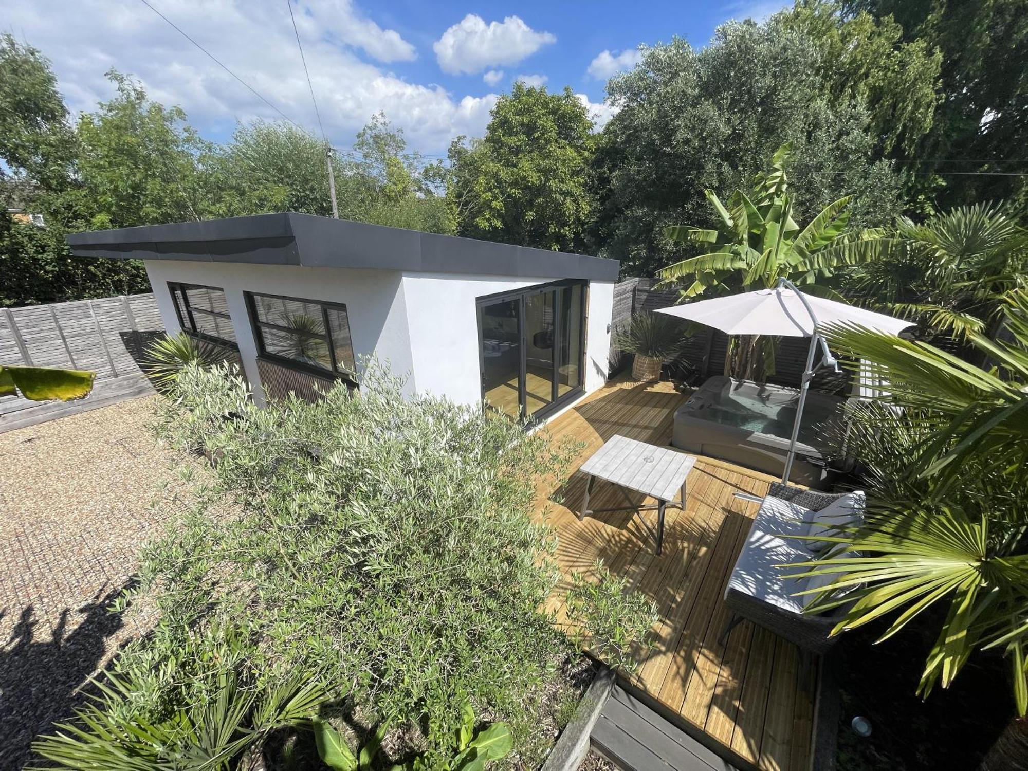 River Guest House With Jacuzzi Fire And Boat Hire Staines-upon-Thames Buitenkant foto